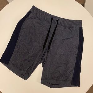Large 11” lululemon shorts